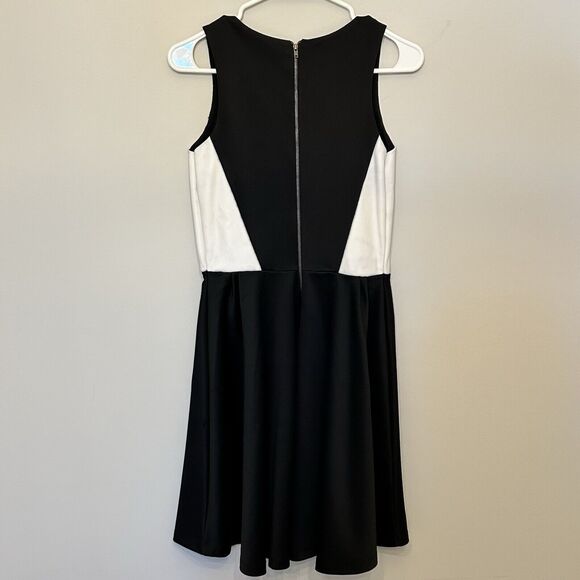 Poof Couture skater dress Womens medium black white Color Block Exposed Zipper - Picture 2 of 10